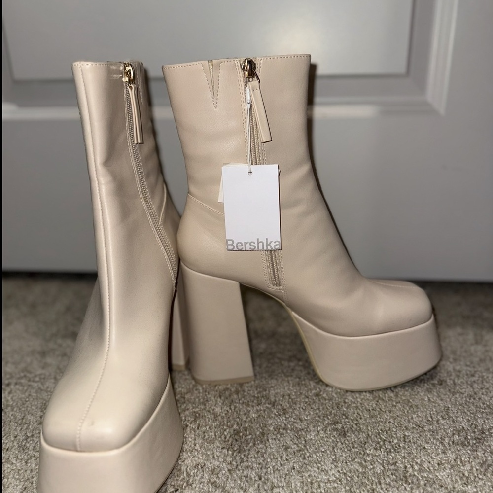 Bershka Women's Beige Heeled Boots